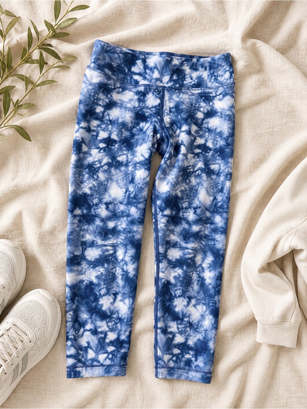 Athleta Girl Tie Dye Leggings Size 12 Blue White Cropped Activewear